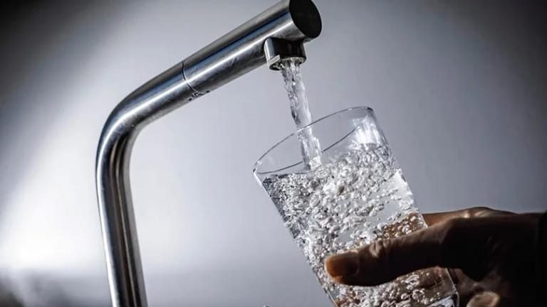 الأزمة زادت تلوّث المياه... صدأ وجراثيم وأمراض!