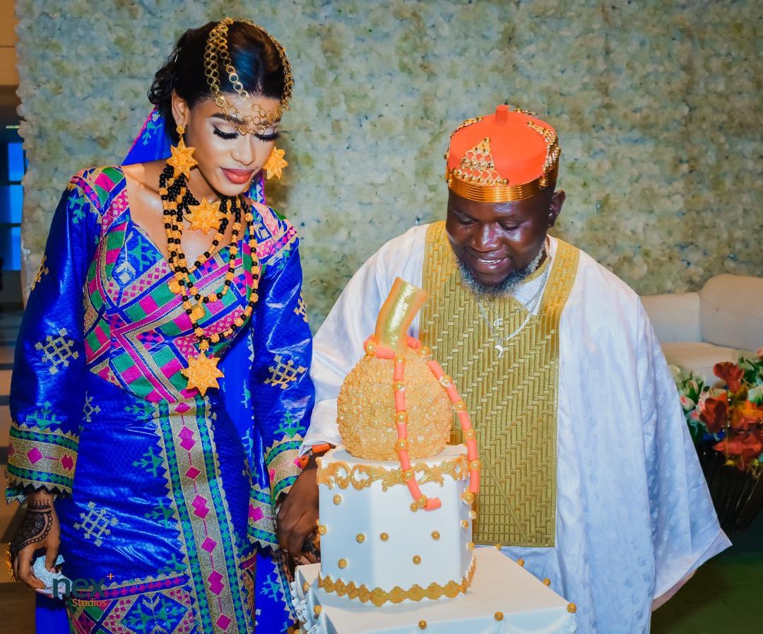 بسبب مباراة.. لاعب كرة قدم يغيب عن زفافه ويرسل شقيقه بدلاً منه!