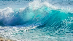 Unstable Weather Hits End of May, Sea Lovers Urged to Take Care