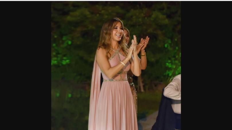 نانسي عجرم بصور عائلية لافتة من زفاف شقيقها