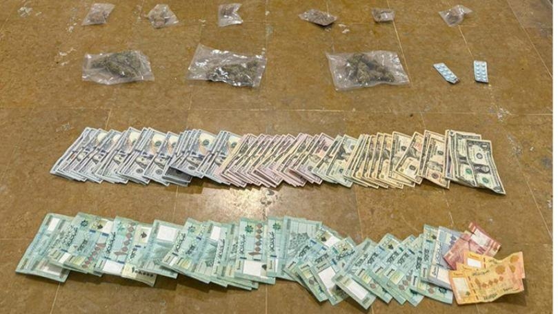 بالصور: توقيف مروّج مخدّرات بالجرم المشهود... وهذا ما ضُبط