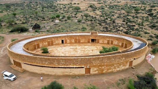 Indian desert school's unique design offers respite from heat