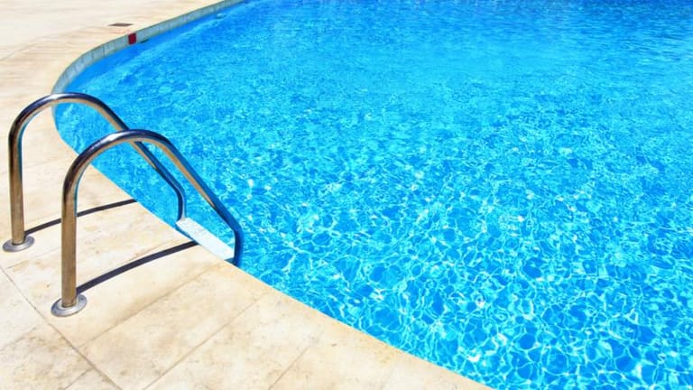 بالأرقام: هذه أسعار إيجار الشاليهات ورسوم الدخول إلى المنتجعات البحريّة