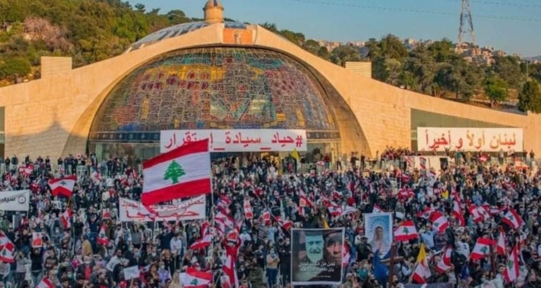 بين سقوط الأسد وغروب شمس الفرس: أين المسيحيون؟