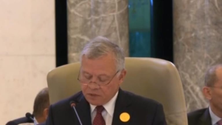 الملك الأردني: الأزمة في سوريا كان ثمنها غالياً ونرحّب بعودتها للجامعة العربية والسلام العادل والشامل لن يتحقّق إلا بإقامة دولة فلسطينية مستقلّة