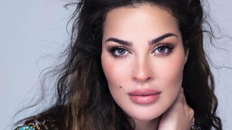 نادين نجيم لمنتقديها: ”الحلو حلو مع أو بدون تجميل“