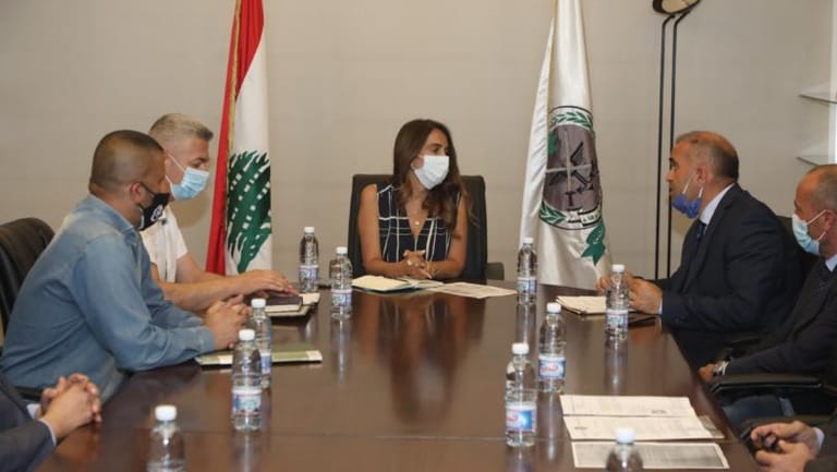 عكر بحثت في إجراءات عملية إستيراد وتصدير المواد الخطرة في مرفأ بيروت