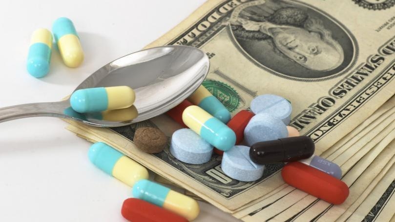 Baabda meeting to discuss the medications crisis: We call for finding a patient support fund from international bodies and working to dispense subsidized medications through the automated medication card, and the project to be funded by international companies