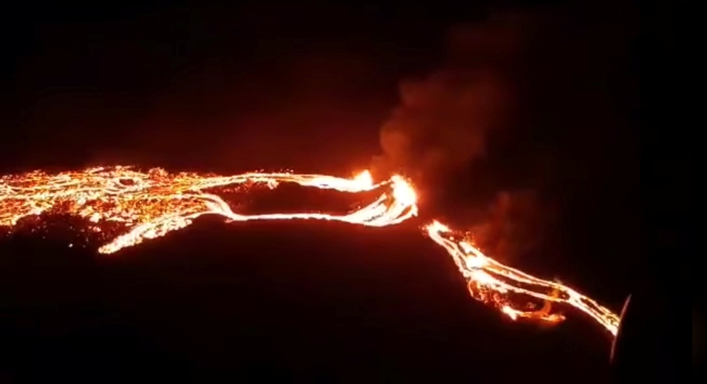 Volcano erupts near Icelandic capital