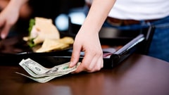 الأسعار تفاجئ السيّاح