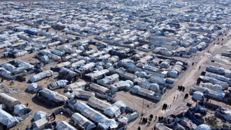 تحرّكٌ لبنانيّ لإعادة المحتجزات من مخيمات "قسد" يُثير غضب دمشق