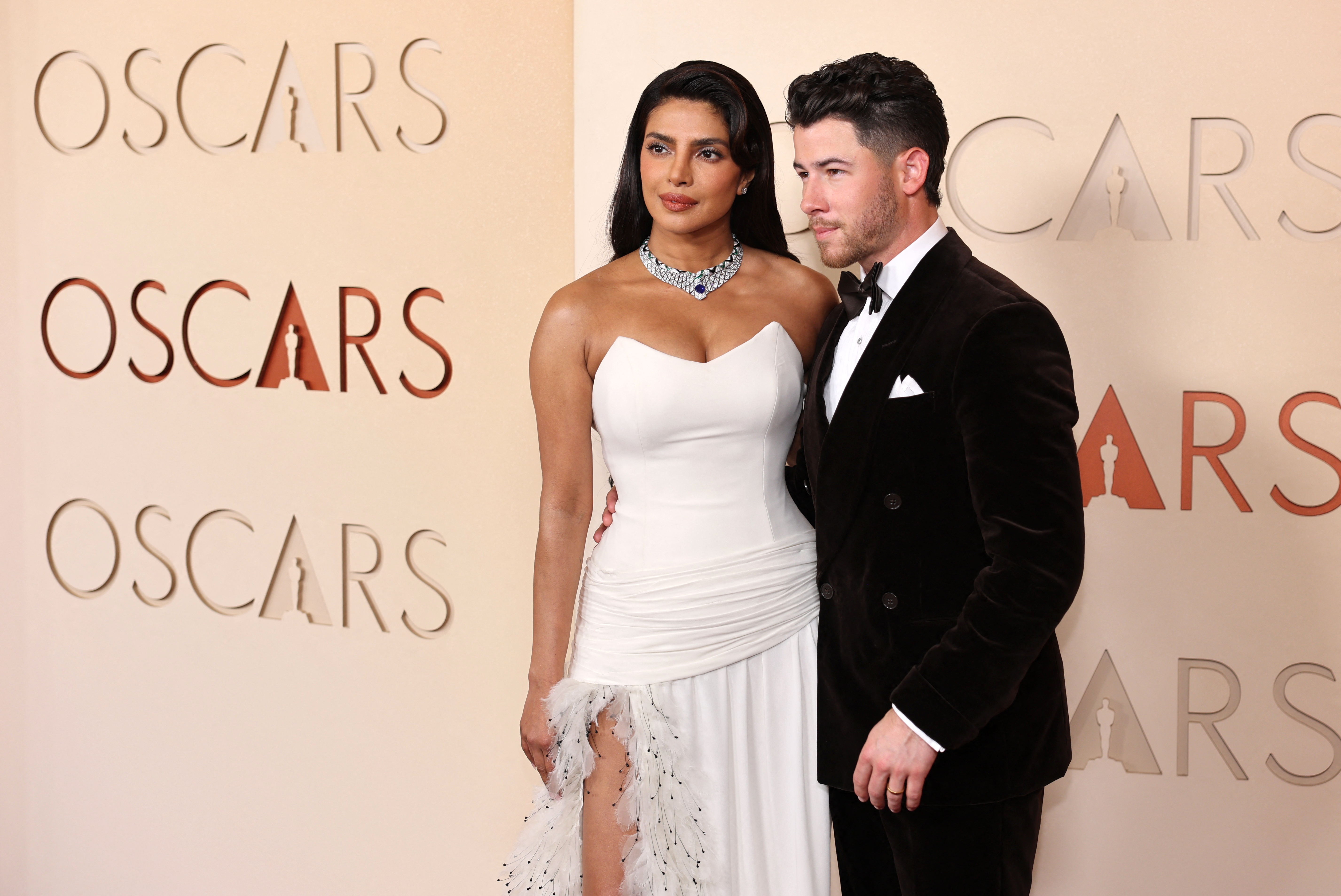 نجمات العالم يخطفن الأضواء على سجادة حفل الأوسكار 2026