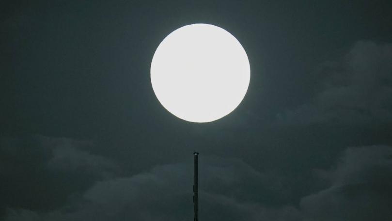 Photos: The Super Blue Moon Shines Over the Skies of Several Arab Countries