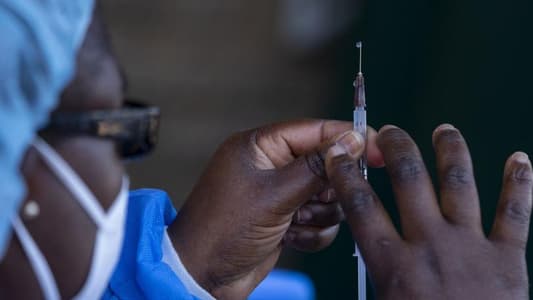 Zimbabwe bars unvaccinated civil servants from work