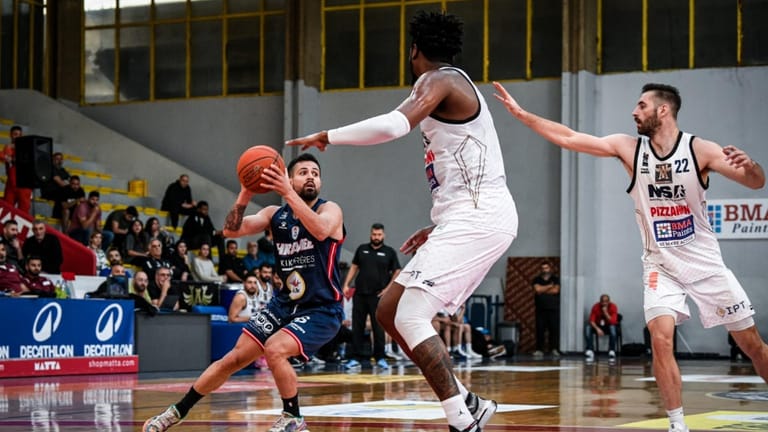 Tadamon Hrajel defeated NSA with a score of 98–93 within the 14th round of the Decathlon Lebanese Basketball Championship