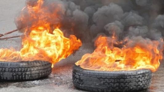 Demonstrators blocked Kaferkahel - Dahr el-Ain junction with burning tires in protest against the deteriorating living conditions and the rise in the dollar exchange rate