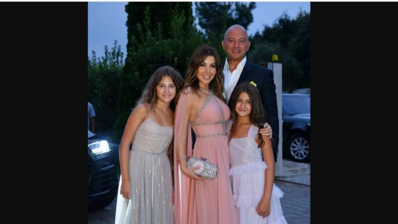 نانسي عجرم بصور عائلية لافتة من زفاف شقيقها