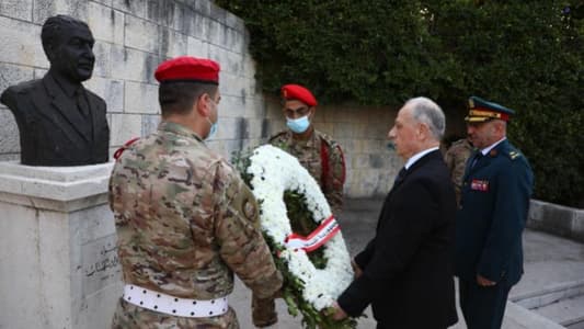 Defense Minister lays wreath on behalf of Lebanese Republic at tomb of Fouad Chehab