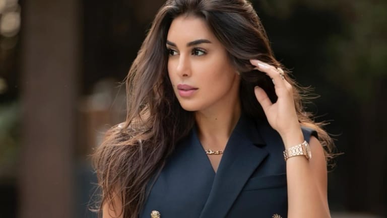 هجوم على ياسمين صبري بسبب مجوهراتها وجوع الناس