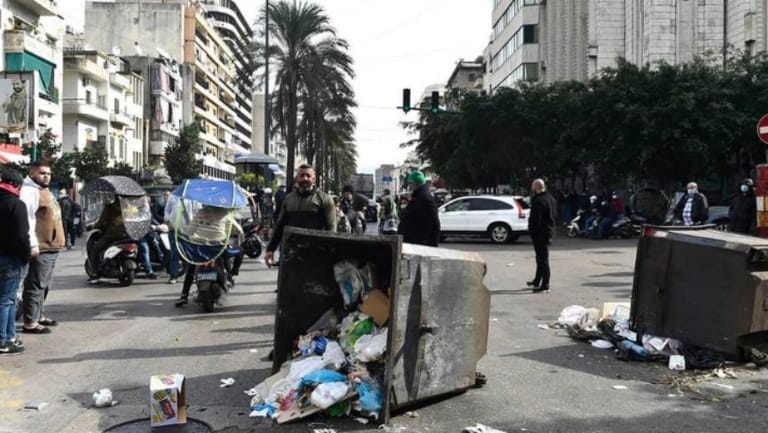 لا تطمئنّوا