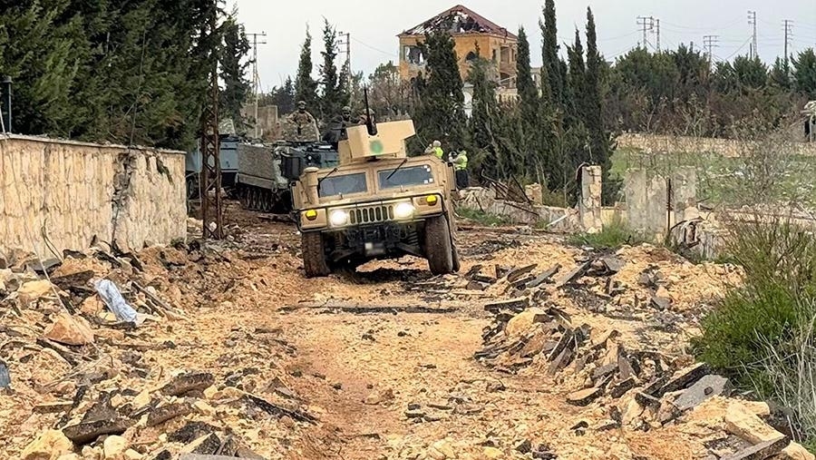 Photos: The army continues its deployment in the southern towns
