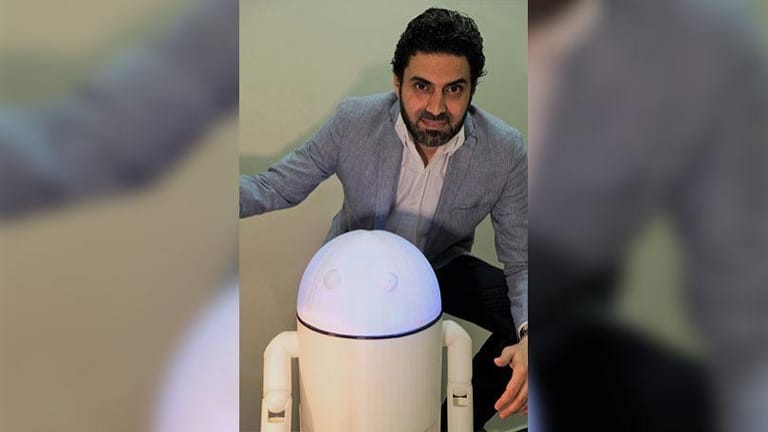 "روبوت" مرشّح للإنتخابات... فهل يحمل مشروعه الحل؟