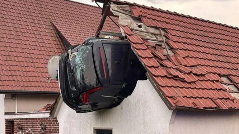 بالفيديو: أغرب حادث سير