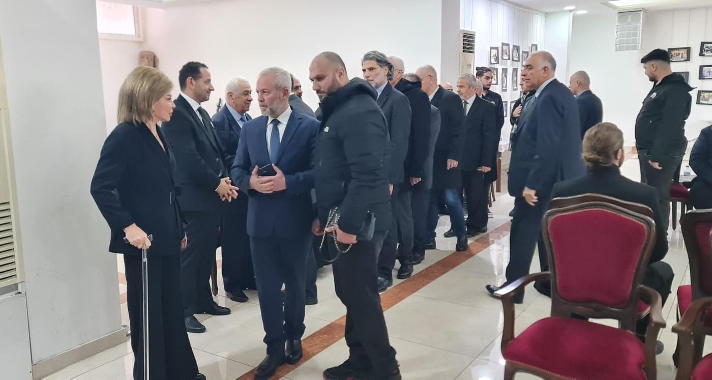 وفد من "الجمهورية القوية" قدّم التعازي بالأب الراعي