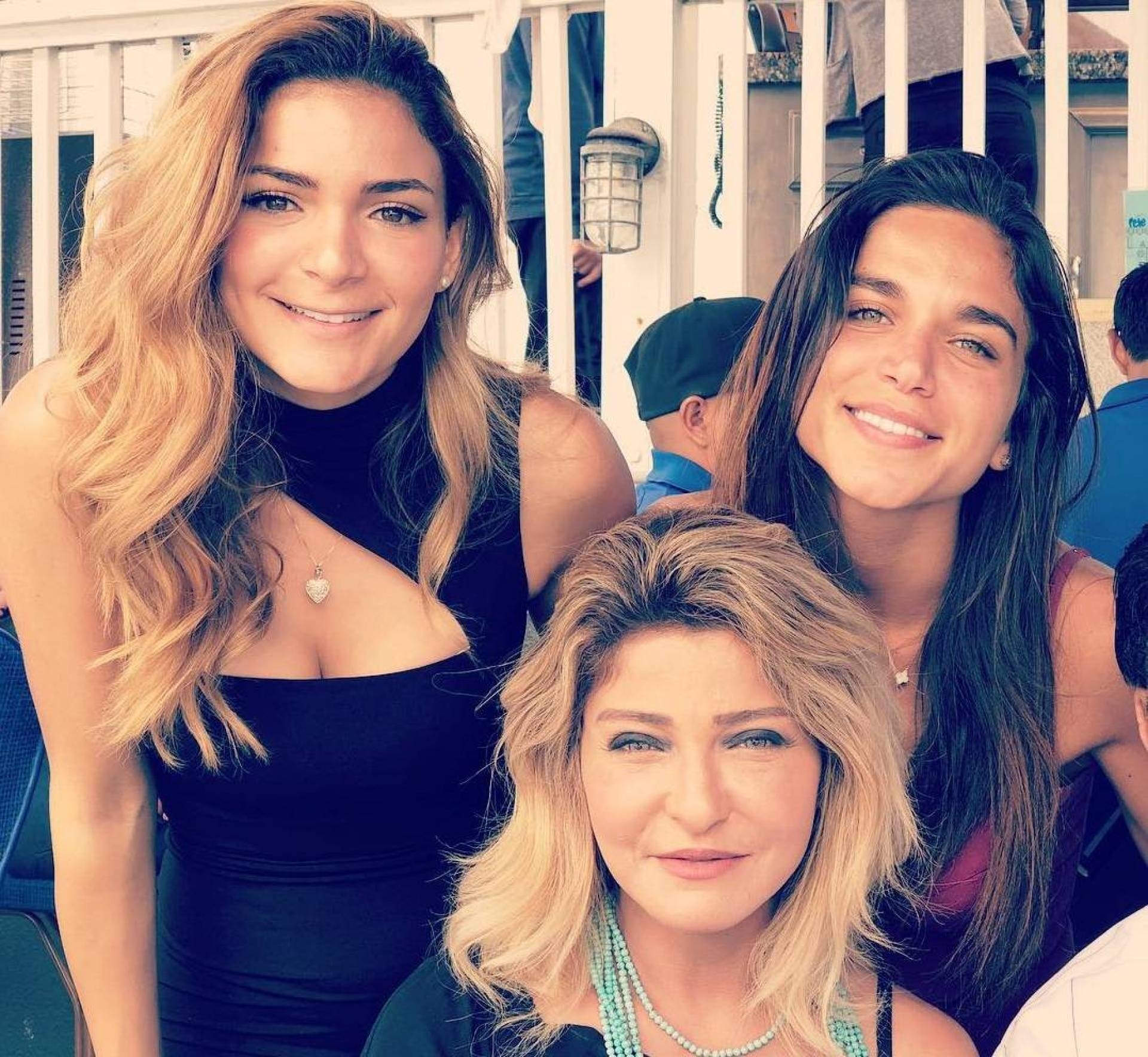 هذا ما قالته علا غانم عن دخول ابنتيها مجال الفن