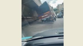 بالصورة: شاحنة ترتطم بجسر نهر الموت