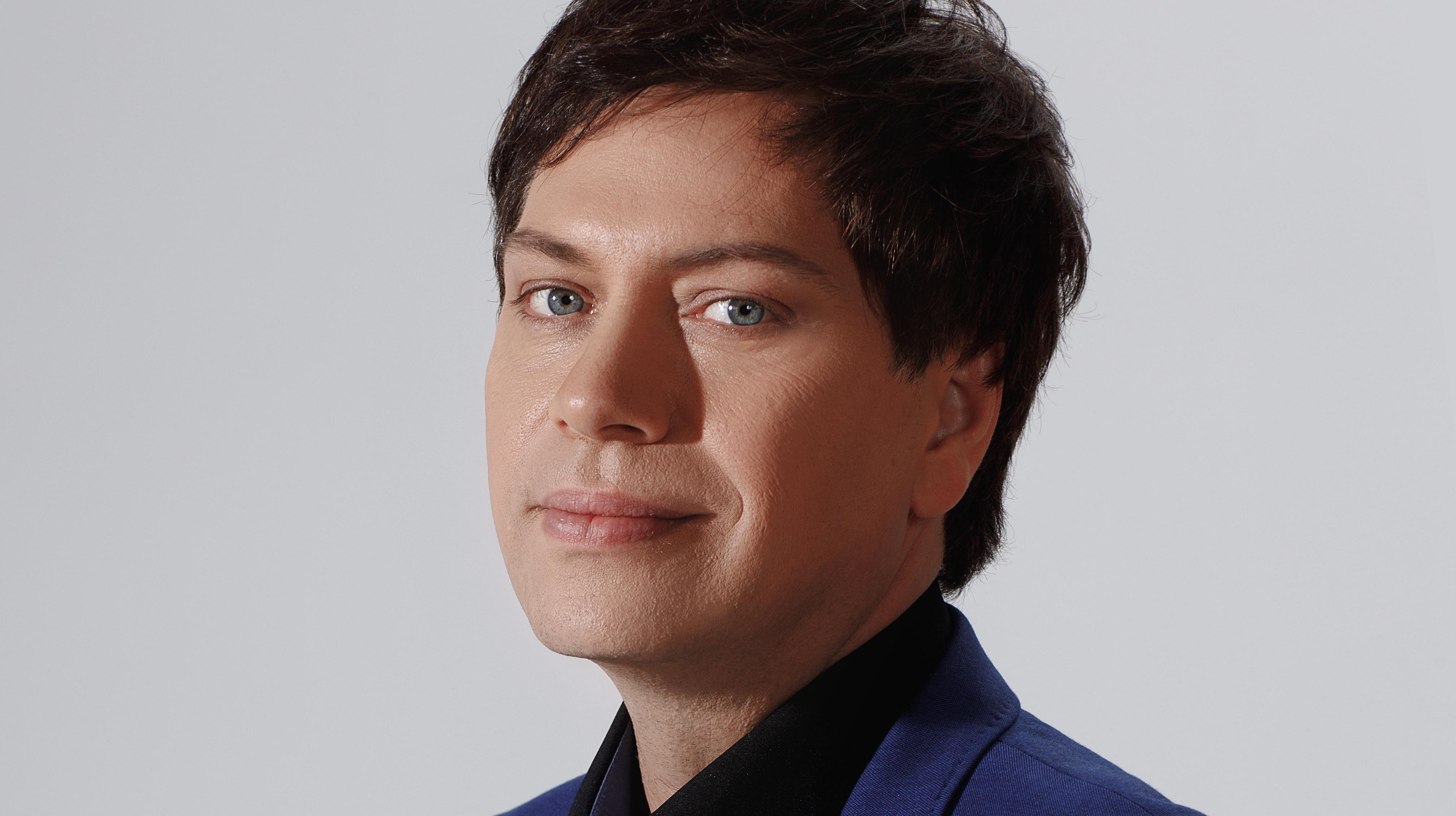 العالميّ "ستيف بركات" يعود إلى جذوره اللبنانية بمعزوفة خيالية