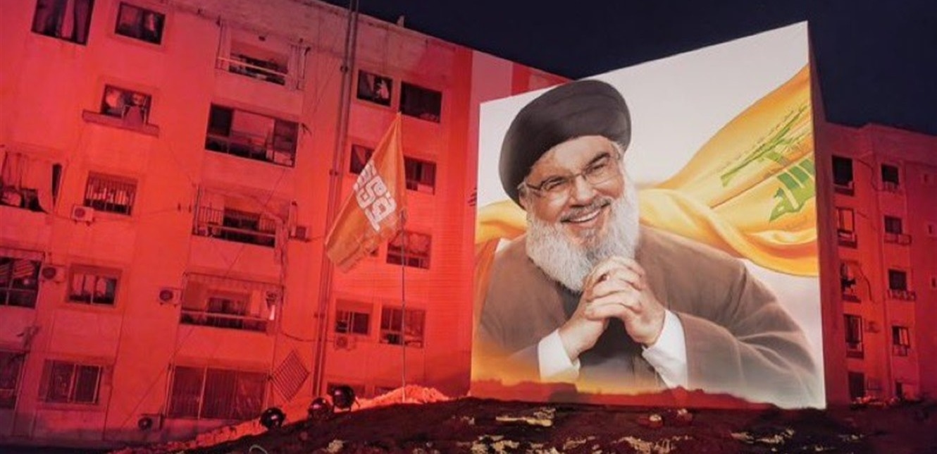 بالصّور: "نور من نور" وهتافات.. تأبين نصرالله في مكان اغتياله