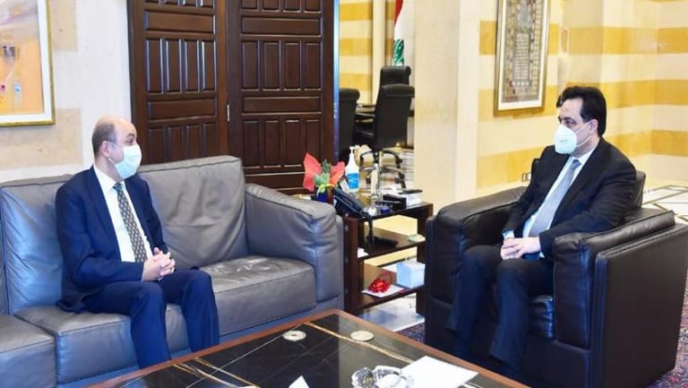 سفير تركيا يعلن استعداد بلاده للمساعدة بإعادة ترميم ما أحرق في طرابلس