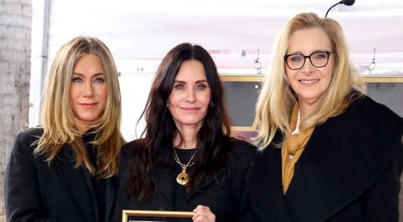 Lisa Kudrow celebrated by co-stars Jennifer Aniston and Courteney Cox on 60th birthday
