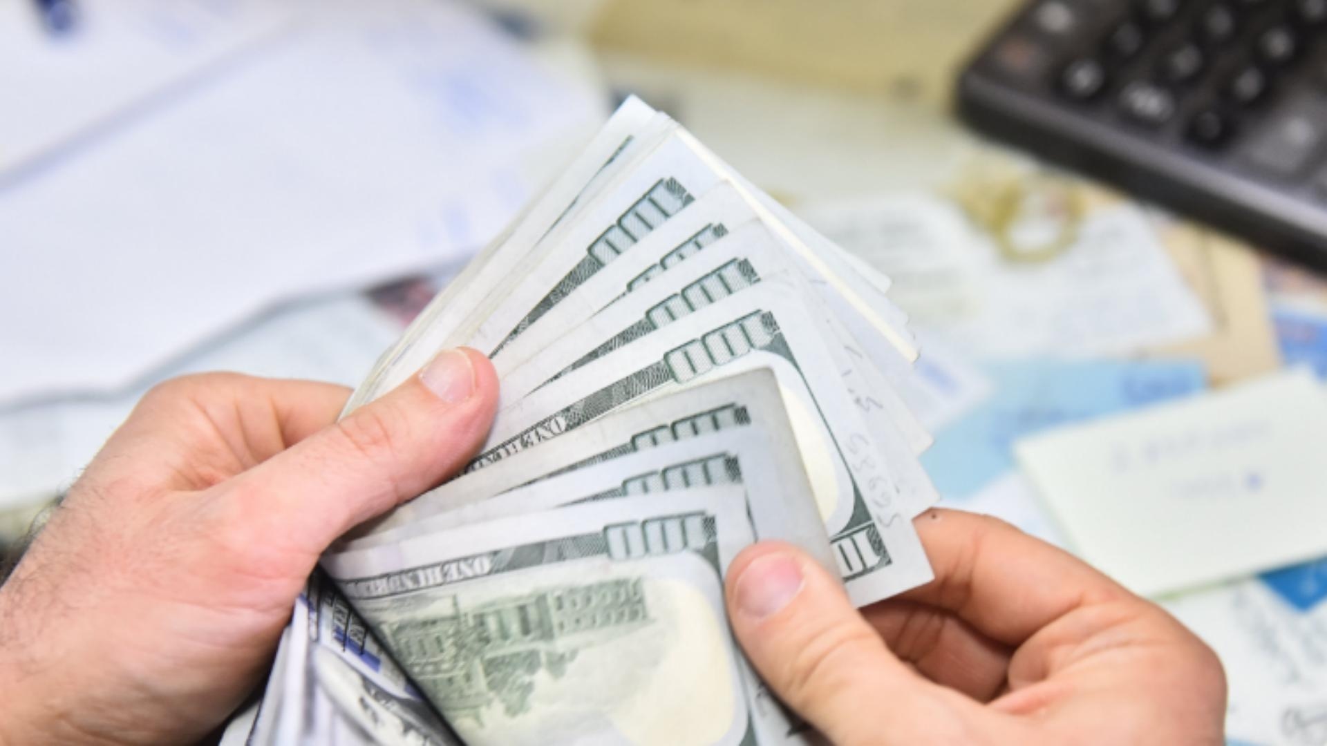 الفساد ينهش الاقتصاد: 3 مليارات دولار سنويًّا