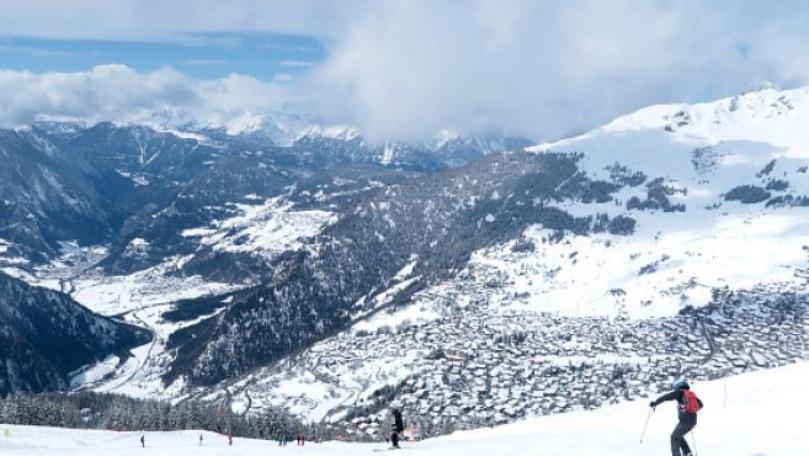 Austria finds 96 foreigners in breach of lockdown rules at top ski resort