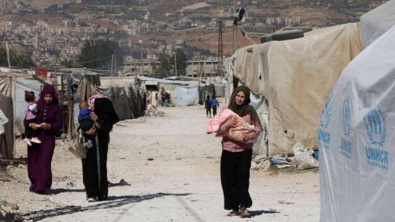 "دولرة" مساعدات النازحين تابع... لبنان يرضخ للضّغوط!