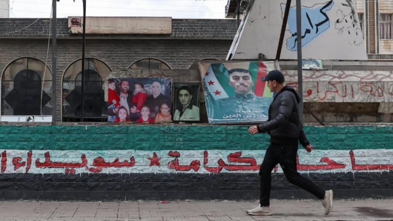 عام على انهيار بيت العنكبوت