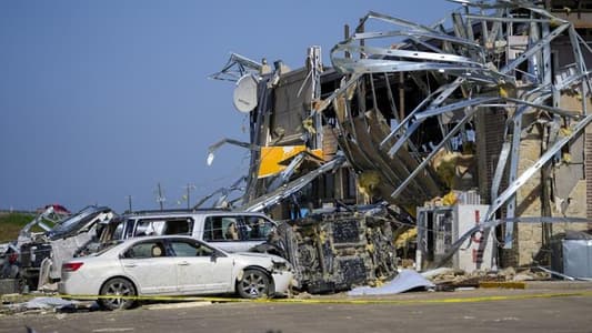 Parking garage at Dutch hospital collapses