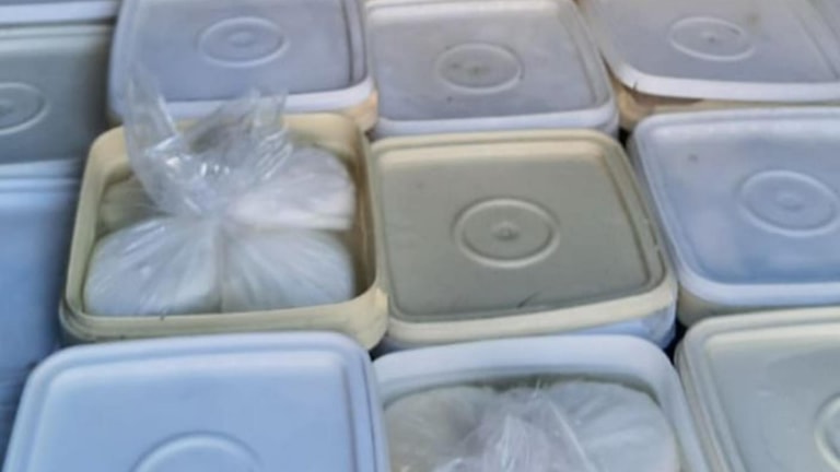 بالأرقام والصور: أجبان مهرّبة ولبنة فاسدة... وألعاب ناريّة ممنوعة!