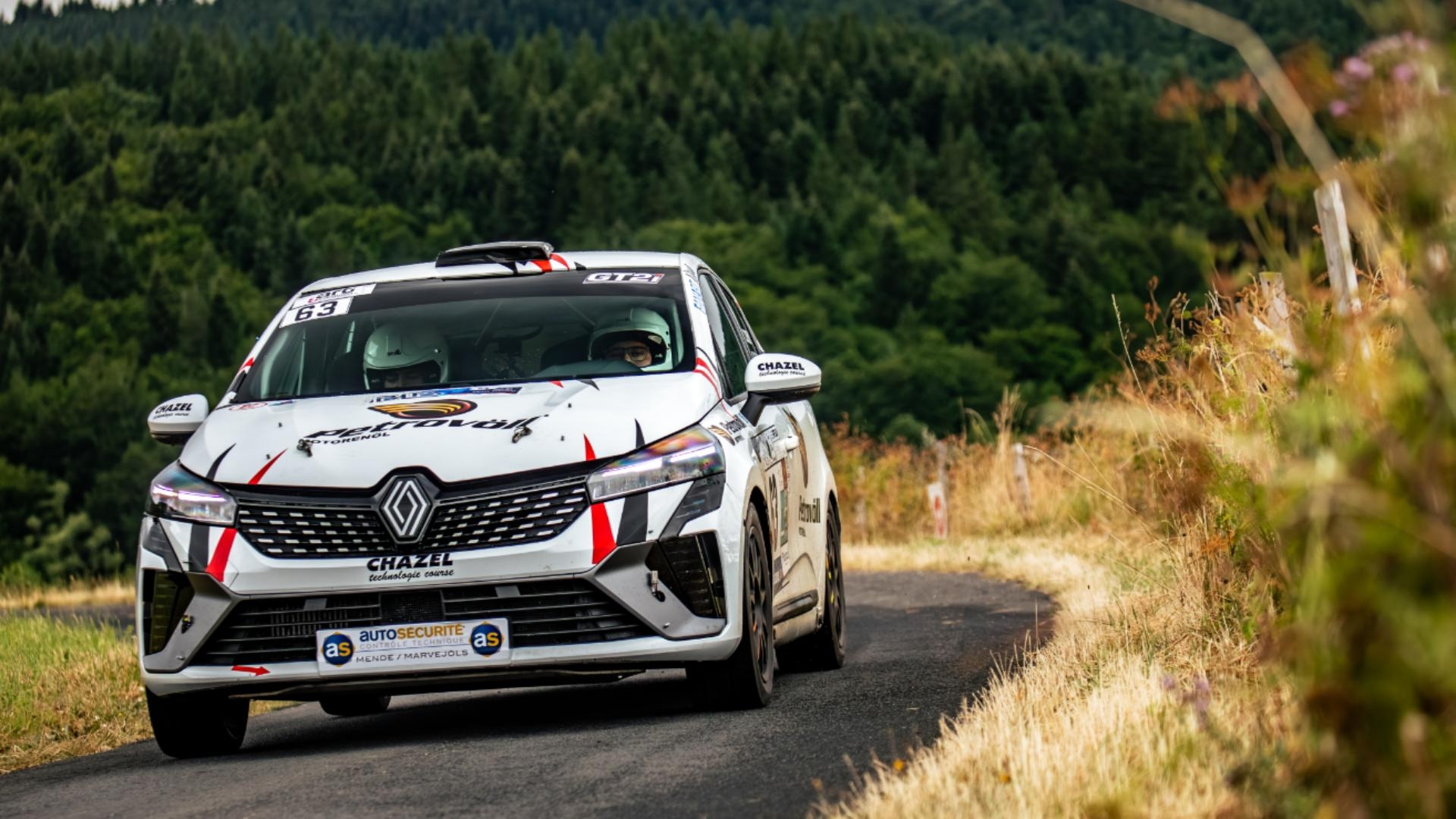 مشاركة دولية أولى ناجحة للسائق اللبناني شربل شبلي