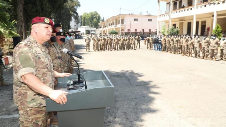 قائد الجيش جوزيف عون من طرابلس: لأهلنا في الفيحاء العريقة نحن منكم ووجعكم وجعنا وأمنكم أمانة في اعناقنا واستقرار المدينة مسوؤليتنا جميعاً