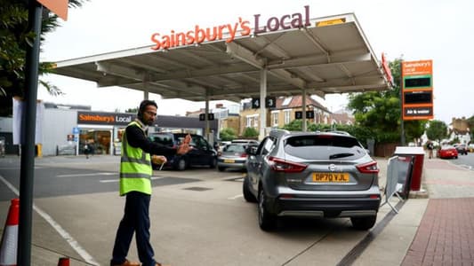 Many British gas stations still dry, pig cull fears grow