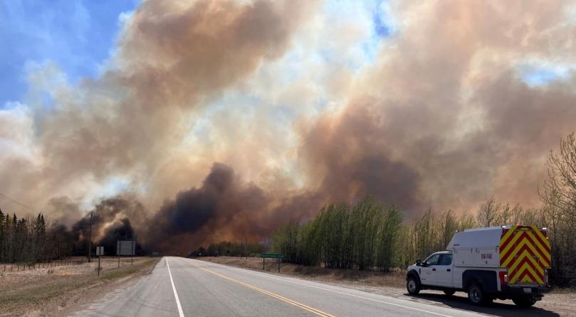 Canada's Alberta braces for wildfires to spread as winds shift