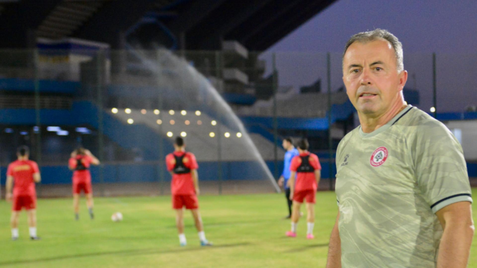 رادولوفيتش يشيد بإلتزام لاعبيه ويدعو الجمهور لمواكبتهم