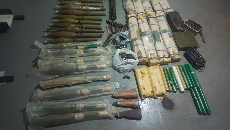 بالصور: أسلحة وقذائف... والجيش يتحرّك