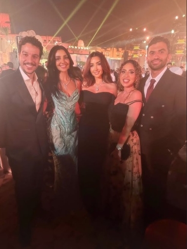 زفاف يتحوّل إلى تجمع ضخم لنجوم الفن في مصر