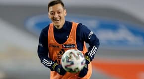 Ex-Germany Midfielder Ozil Announces End of Playing Career