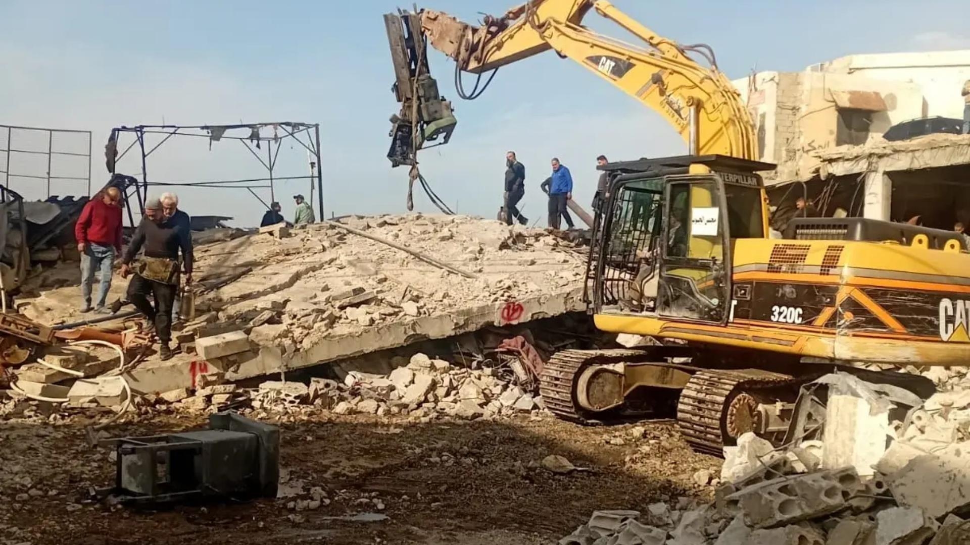 بهية الحريري تابعت تسريع رفع ومسح أضرار الغارة على سينيق