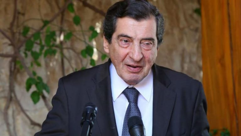 الفرزلي: نحن مع تعليق كلّ الحصانات الدستورية ليُصبح الناس كلّهم سواسية أمام القانون وزيارتي إلى جوزيف شاوول هي للاستفادة من المعلومات على المستوى الدستوري ولكي أطمئن وليس لاستجداء فتوى